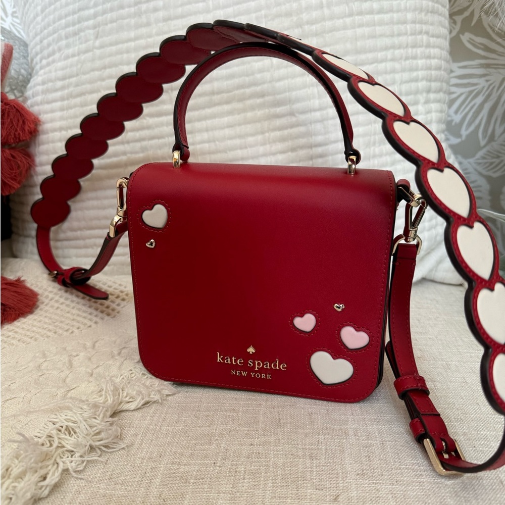 Red Kate Spade heart purse ❤️